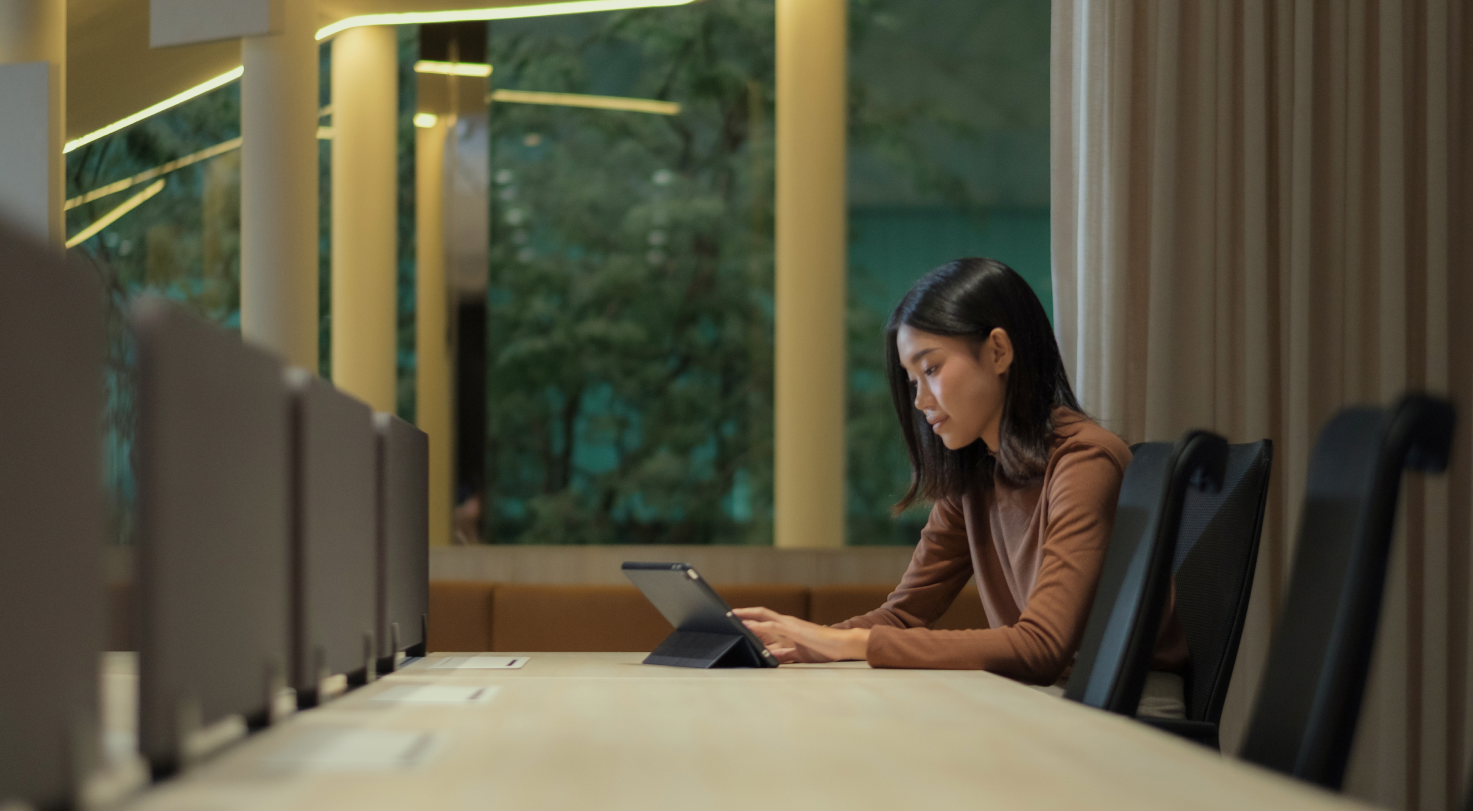 Modern coworking space at Flow, where professionals connect and work—contact us to learn more.