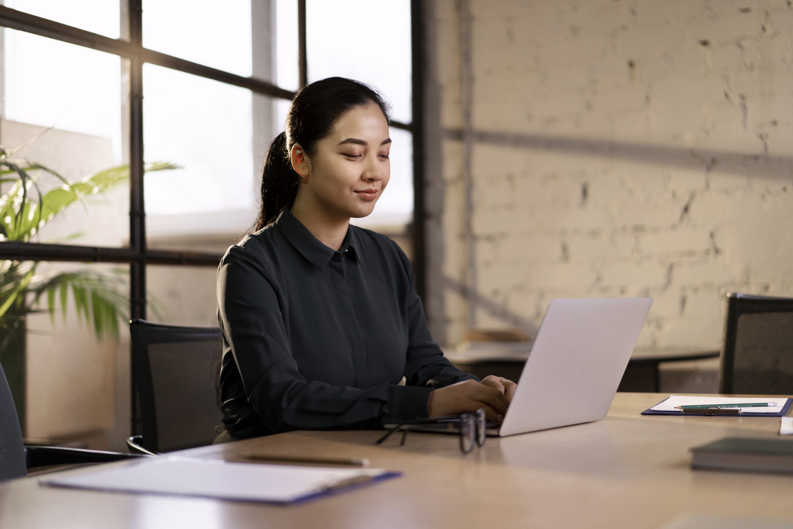 office space dengan staf berbahasa jepang